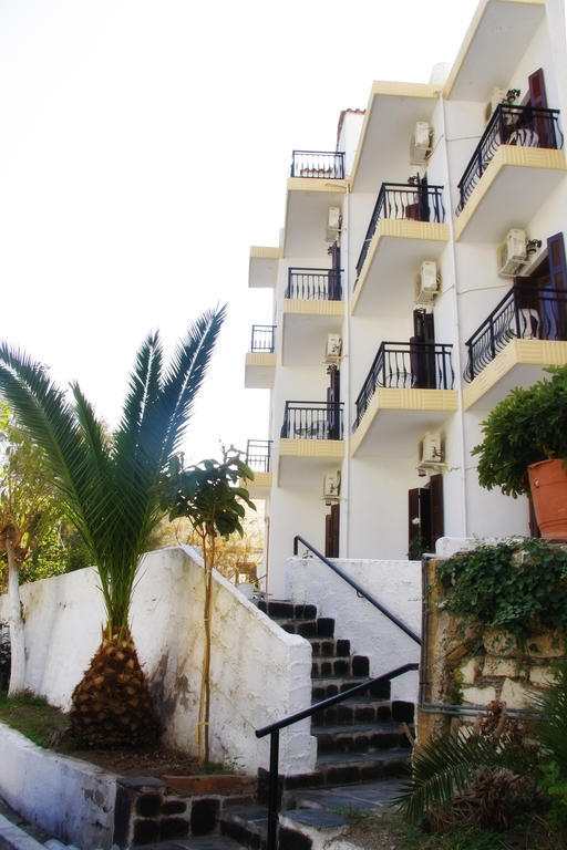 Hotel Rena Agios Kirykos  Exterior photo